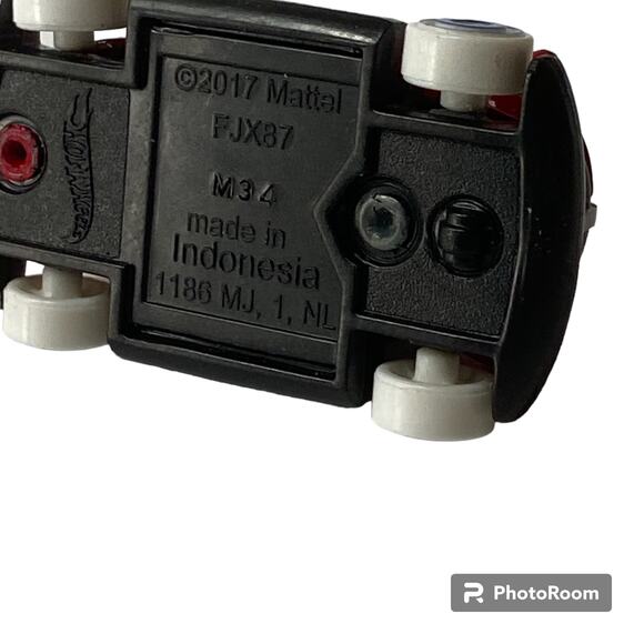 Hot Wheels Bump Around Diecast Car HW Fun Park 2017 Mattel Red - Picture 4 of 11